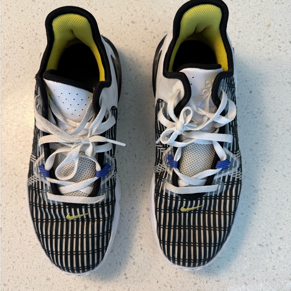 Nike Men's Basketball Shoe LeBron Witness 6 'White Persian Violet' Size 10 - Picture 4 of 9
